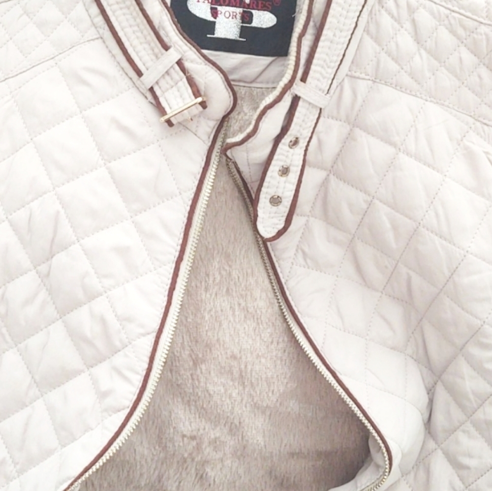 Classic Soft Vest - Picture 2 of 6